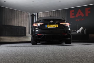 Alfa Romeo Giulia Alfa Romeo GIULIA 2.0 T GME AWD Tributo Italiano / FACELIFT / Digital Cockpit / Acc / HK / Leder / Elek Stoelen / Camera / 19 Inch - afbeelding nr 36