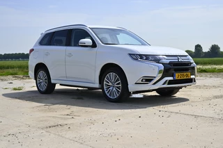 Mitsubishi Outlander Mitsubishi Outlander 2.4 PHEV Intense - afbeelding nr 2