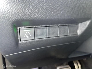 Peugeot 2008 Peugeot 2008 1.2 PureTech 130 GT eat8 leer alcantara adaptive cruise control navigatie via carplay - afbeelding nr 50