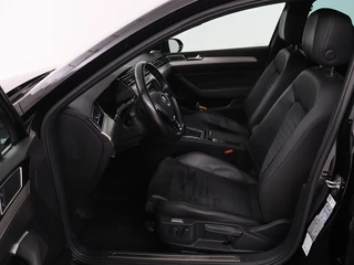 Volkswagen Passat Volkswagen Passat 1.4 TSI R Line | Trekhaak | 360 camera |  Stoelverwarming | Leder/Alcantara | Carplay | Adaptive cruise | Navigatie | Full LED | Virtual Cockpit - afbeelding nr 4