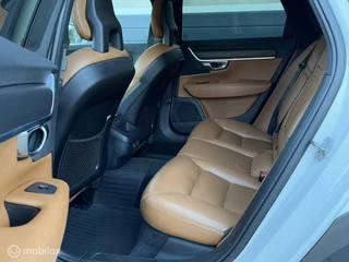 Volvo V90 Volvo V90 Cross Country 2.0 D4 AWD Geartronic-8 /Pilot Assist/Aut.inparkeren/Trekhaak/Adap CC/Winterline/21inch/Dealer onderhouden. - afbeelding nr 13
