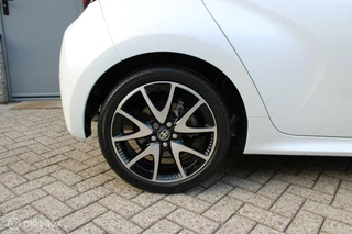 Toyota Yaris Toyota Yaris 1.5 Hybrid Executive | Panoramadak | JBL Sound | Trekhaak | Head Up | 17 Inch | Stuurverwarming. - afbeelding nr 50