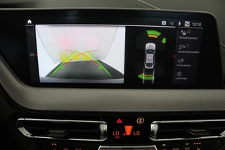 BMW 2 Serie BMW 2-serie Gran Coupé 218i Executive Edition (PANORAMADAK, ACHTERUITRIJCAMERA, PARKEERSENSOREN, STOELVERWARMING, AUTOMAAT) - afbeelding nr 15