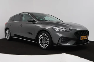 Ford Focus Ford Focus 1.0 EcoBoost Titanium Business (PANORAMADAK, TREKHAAK, ACHTERUITRIJCAMERA, STOEL/STUUR VERWARMING, SFEER) - afbeelding nr 20
