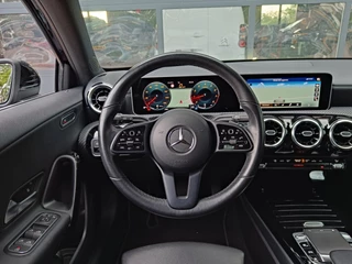 Mercedes-Benz A-Klasse Mercedes-Benz A-Klasse 200 Business Solution Plus Upgrade | Wide Screen | Navi | Stoelverw. | LED/Xenon | Camera | - afbeelding nr 17