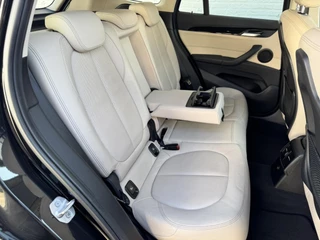 BMW X1 BMW X1 xDrive20i Executive Cruise control Climate control Trekhaak Dealeronderhouden Audio - afbeelding nr 36
