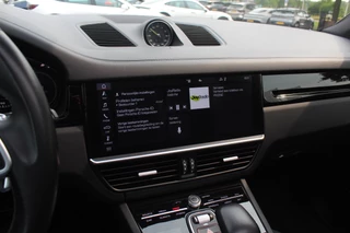 Porsche Cayenne Porsche Cayenne 3.0 E-Hybrid / Trekhaak / Panoramadak / 360Camera / Head-up / 21'' / Keyless / Bose / Sportchrono / Softclose / Stuurverwarming / Leder / Cruise Control - afbeelding nr 20