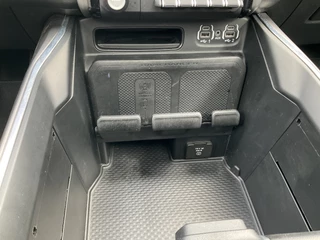 Dodge Ram 1500 Dodge Ram 1500 5.7 V8 4x4 Crew Cab Laramie Pano Full Navi SideSteps Trekhaak Luchtvering - afbeelding nr 9
