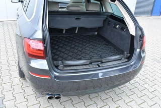 BMW 5 Serie BMW 520d Touring Luxury Mineralgrau Leder Pano HUD 360°Cam Comfortstoelen Keyless 18