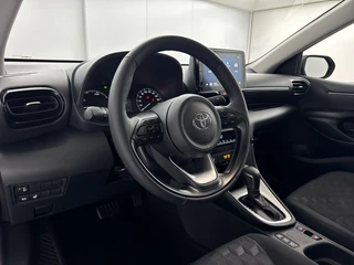 Toyota Yaris Toyota Yaris 1.5 Hybrid 115 Business | Parkeersensoren voor + achter | Stuurverwarming | Stoelverwarming - afbeelding nr 13