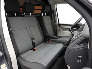 Volkswagen Transporter Volkswagen Transporter 2.0 TDI L1H1 Airco Cruise control Trekhaak Parkeersensoren 3-zits Sidebars Euro6 - afbeelding nr 2