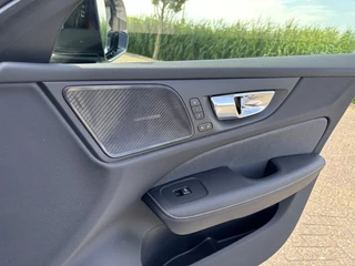Volvo V60 Volvo V60 T6 Plug-In Hybrid AWD R-Design | Harman/Kardon Audio | Memorystoelen | Climate Pack | ACC | Keyless Entry | - afbeelding nr 28
