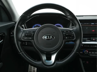 Kia Niro (INCL-BTW) Aut. *NAVI-FULLMAP | KEYLESS | ADAPTIVE-CRUISE | 1/2-LEATHER | CAMERA | ECC | PDC | LANE-ASSIST | COMFORT-SEATS  | SHIFT-PADDLES | HEATED-SEATS | TOWBAR | 18