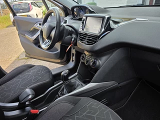 Peugeot 2008 Peugeot 2008 1.2 PT, 1e Eig! Riem verv! Carplay! Zondag OPEN! - afbeelding nr 3