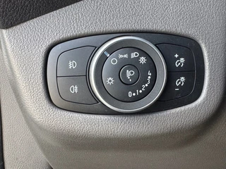 Ford Transit Connect Ford Transit Connect 1.5 EcoBlue 120PK Automaat L2 Limited Lang / Navi / Cruise / Trekhaak/ Camera - afbeelding nr 17