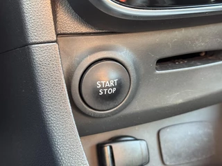 Renault Clio Renault Clio 0.9 TCe Limited 2e Eigenaar,Navi,Airco,Cruise,LM Velgen,PDC Achter,Dealer Onderhouden,N.A.P,APK Tot 01-2026 - afbeelding nr 19