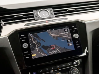 Volkswagen Passat Volkswagen Passat Variant 1.4 TSI ACT Highline 150Pk Automaat (APPLE CARPLAY, GROOT NAVI, CLIMATE, STOELVERWARMING, SPORTSTOELEN, KEYLESS, ADAPTIVE CRUISE, TREKHAAK, PARKEERSENSOREN, NIEUWSTAAT) - afbeelding nr 27