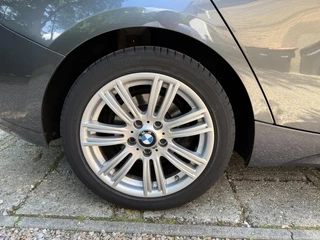 BMW 1 Serie BMW 118d M Sport l H&K l Leer l LED l PDC l Keyless entry - afbeelding nr 30