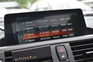 BMW 1 Serie BMW 1-serie M140i xDrive High Executive Pano Camera H/K Leder Elekstoel - afbeelding nr 35