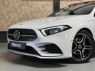 Mercedes-Benz A-Klasse Mercedes-Benz A-klasse 220 4MATIC Premium Plus AMG Night | Pano | Keyless | Sfeerverlichting | Memory seats - afbeelding nr 2