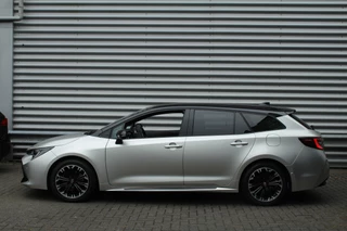 Toyota Corolla Touring Sports Toyota Corolla Touring Sports 2.0 Hybrid 184pk GR-Sport NL-Auto NAP 10 Jaar Garantie Clima Cruise  Carplay Camera Keyless 17