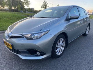 Toyota Auris - 506740514-0