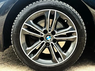 BMW 1 Serie BMW 1-serie 118i Sport Line/Aut/Navi/Xenon/Carplay/Sportstoelen/Stoelverwarming/CRUISE - afbeelding nr 17