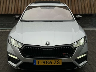 Škoda Octavia Skoda Octavia Combi 1.4 TSI RS iV PHEV Panoramadak | Head-up display | Achteruitrijcamera | Matrix LED | Stoel en stuurverwarming | Cruise control adaptief | Parkeersensoren voor en achter - afbeelding nr 61