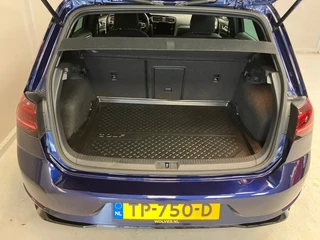 Volkswagen Golf Volkswagen Golf Highline Business R 1.0TSi | Navigatie |LED | 2x R-line | Camera | - afbeelding nr 36