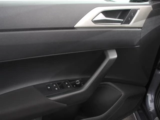 Volkswagen Polo Volkswagen Polo 1.0 TSI Move  Navigatie App Connect / Android Auto / Apple Carplay Climate Control Parkeer sensoren Lichtmetalen Velgen Dab Digitale Cockpit - afbeelding nr 14