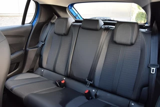 Peugeot 208 Peugeot 208 1.2 PureTech Allure Pack | Panoramadak | Apple carplay/android | Cruise control | - afbeelding nr 12