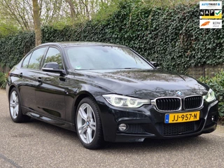 BMW 3 Serie 330i M Sport Elek. Trekhaak Apple CarPlay 100% Dealer onderhouden DAB+ TOP STAAT 330i Centennial High Executive