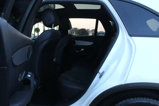 Mercedes-Benz GLC Mercedes GLC-klasse 250 4MATIC AMG/Night/Pano/20inch/Trekhaak - afbeelding nr 12