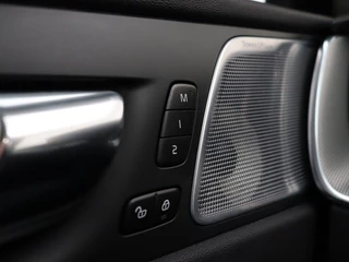 Volvo XC60 Volvo XC60 T6 PLUG-IN HYBRID LONG RANGE ULTIMATE DARK LUCHTVERING BOWERS&WI - afbeelding nr 10