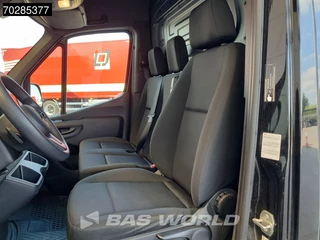 Mercedes-Benz Sprinter Mercedes Sprinter 317 CDI Automaat L2H2 170PK Airco Camera MBUX Euro6 L2 12m3 Airco - afbeelding nr 11
