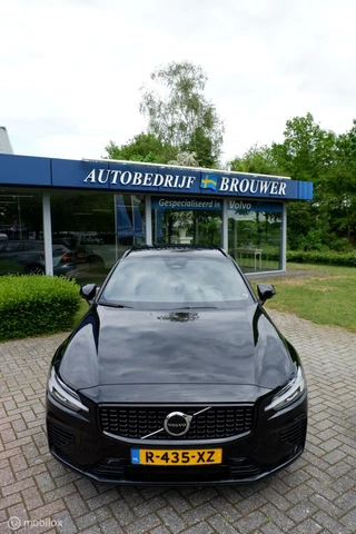 Volvo V60 Volvo V60 MY23 AWD T6 350PK RECHARGE  LONG RANGE PLUS DARK | GOOGLE | ACC | BLIS - afbeelding nr 38
