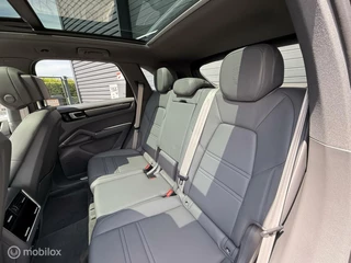 Porsche Cayenne Porsche Cayenne 3.0 E-Hybrid Platinum Edition, 462 PK, Trekhaak, Pano, Bose.. - afbeelding nr 16