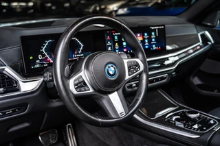 BMW X5 BMW X5 xDrive50e Hybrid M-Sport | Pano Skylounge | HUD | 360 | Brooklyn Grau - afbeelding nr 3