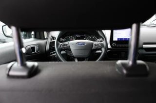 Ford EcoSport Ford EcoSport 1.0 EcoBoost Connected Bellen voor bezichtiging! | Trekhaak | Climate Control | Stoelverwarming | Cruise Control | - afbeelding nr 16