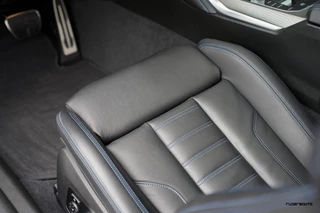 BMW 2 Serie BMW 2-serie Coupé M240i xDrive | Schuifdak | M-sportstoelen | M Perf | HUD | Active cruise | Eibach | Rijdersauto Edition - afbeelding nr 57
