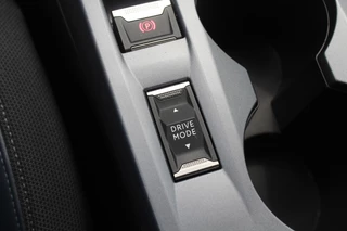 Peugeot e-2008 Peugeot e-2008 EV Allure 50 kWh / Camera / Half leder / Virtual Cockpit / 17'' / LED Koplampen / Keyless / Navigatie / Stoelverwarming / Cruise Control - afbeelding nr 29