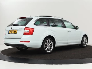 Škoda Octavia Skoda Octavia 1.2 TSI Elegance | Panoramadak | Leder |  Stoelverwarming | Xenon | Navigatie | Climate control | Keyless | Bluetooth | Cruise control - afbeelding nr 31