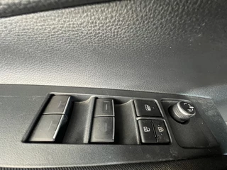 Toyota Corolla Touring Sports Toyota Corolla Touring Sports 1.8 Hybrid Business TREKHAAK NL AUTO - afbeelding nr 17