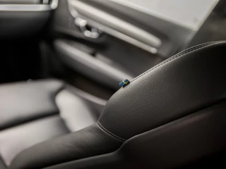 Volvo V90 Volvo V90 2.0 T5 Momentum 255Pk Automaat (APPLE CARPLAY, GROOT NAVI, LEDER, CAMERA, ADAPTIVE CRUISE, ELEK SPORTSTOELEN, STOELVERWARMING, GETINT GLAS, NIEUWE APK, NIEUWSTAAT) - afbeelding nr 33