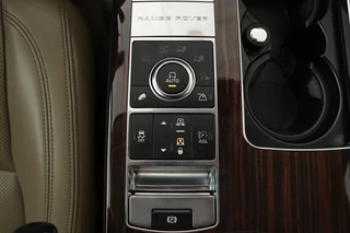 Land Rover Range Rover Land Rover Range Rover 4.4 SDV8 Vogue | Panoramadak | Adaptive Cruise | Trekhaak | DAB+ | Stoelkoeling | Leder | Stuurverwarming | Meridian - afbeelding nr 9