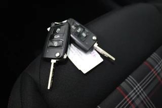 Volkswagen Polo Volkswagen Polo 2.0 TSI GTI (STOELVERWARMING, NAVIGATIE, AUTOMAAT, CRUISE ADAPTIEF, PARKEERSENSOREN, NL-AUTO) - afbeelding nr 24