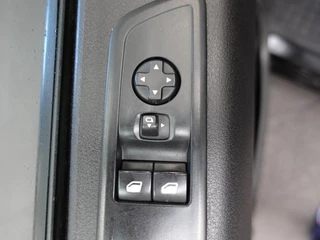 Peugeot Expert Peugeot Expert 145pk L3 Automaat Navigatie Trekhaak Carplay Cruise control Airco parkeersensoren - afbeelding nr 9