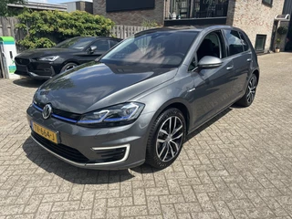 Volkswagen e-Golf Volkswagen e-Golf E-Golf Full-option leer/Apple-carplay/Navi/premium audio/dodehoe - afbeelding nr 1