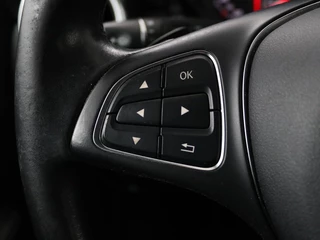 Mercedes-Benz A-Klasse Mercedes-Benz A-klasse 180 Urban | Stoelverwarming | Navigatie |  Sportstoelen | Half leder | Cruise control | Park Assist | Airco | Bluetooth - afbeelding nr 15