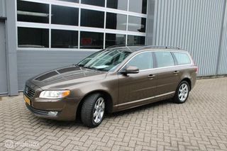 Volvo V70 Volvo V70 2.0 D4 Nordic+ NL Auto Boekjes | Trekhaak | Leder met Stoelverwarming. - afbeelding nr 11